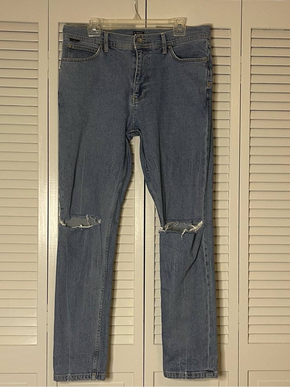 BDG Straight-Leg Distressed Jeans